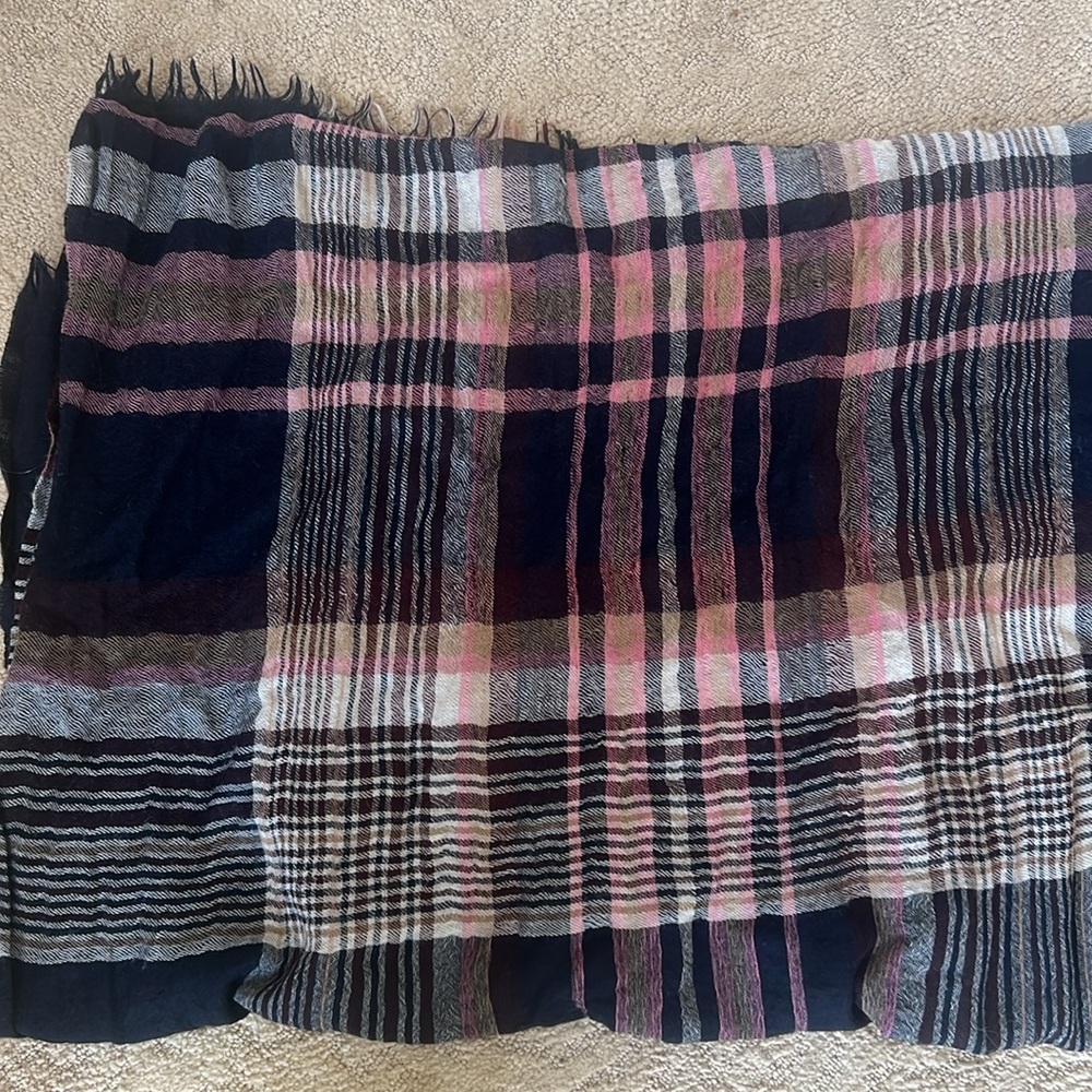 J Crew Women’s Navy & Pink Plaid Scarf Wide